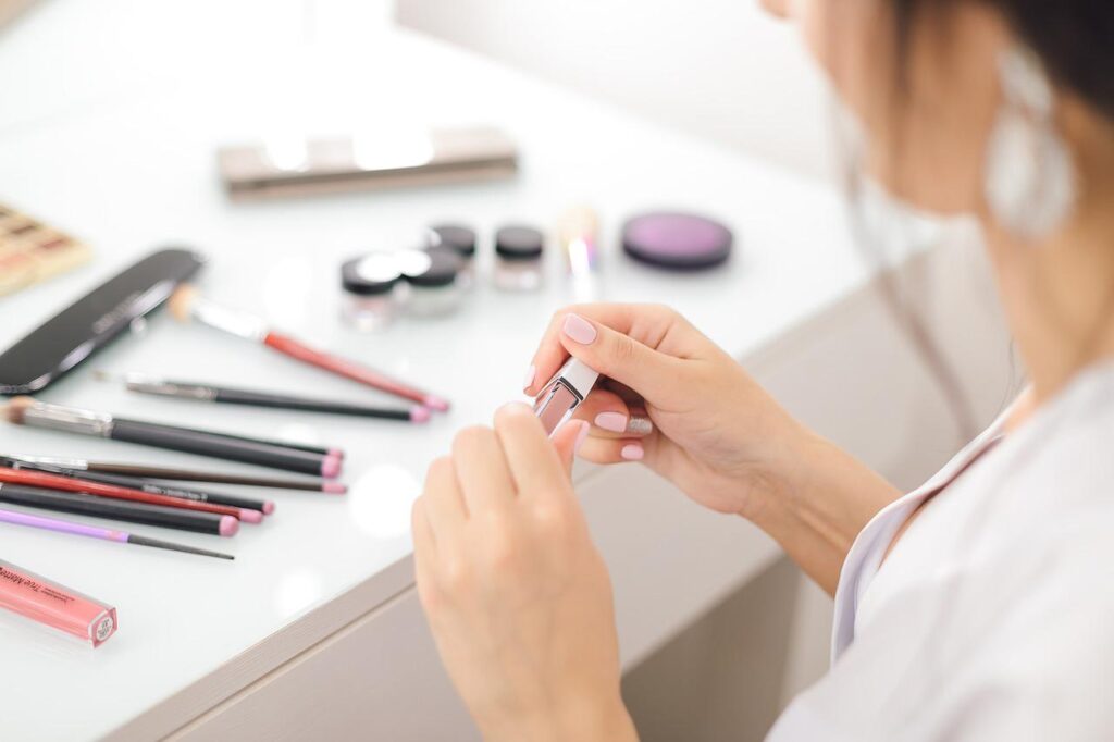 Learnings from Revlon: How Beauty Brands Market in China-p3